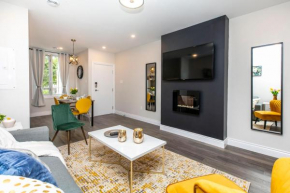 Luxury 2BR With King Bed - Steps From Byward Market!
